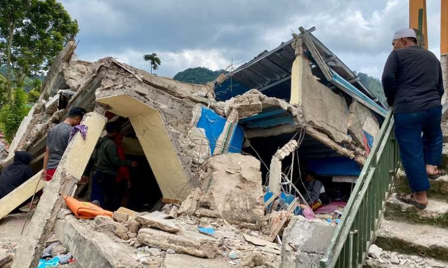زلزال قوي يضرب إندونيسيا