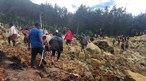 انهيار أرضي يتسبب في دفن أكثر من 300 في بابوا غينيا الجديدة