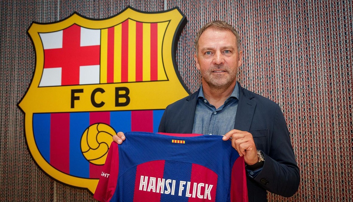 هانسي فليك متحمّس لقيادة برشلونة إلى منصات التتويج