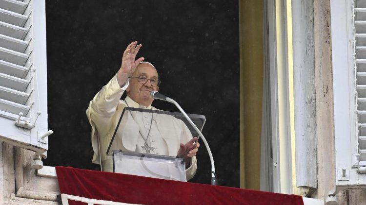 البابا فرنسيس يتحدث عن هبة الرب ذاته في القربان المقدس من أجل جماعة الناس وحياة العالم