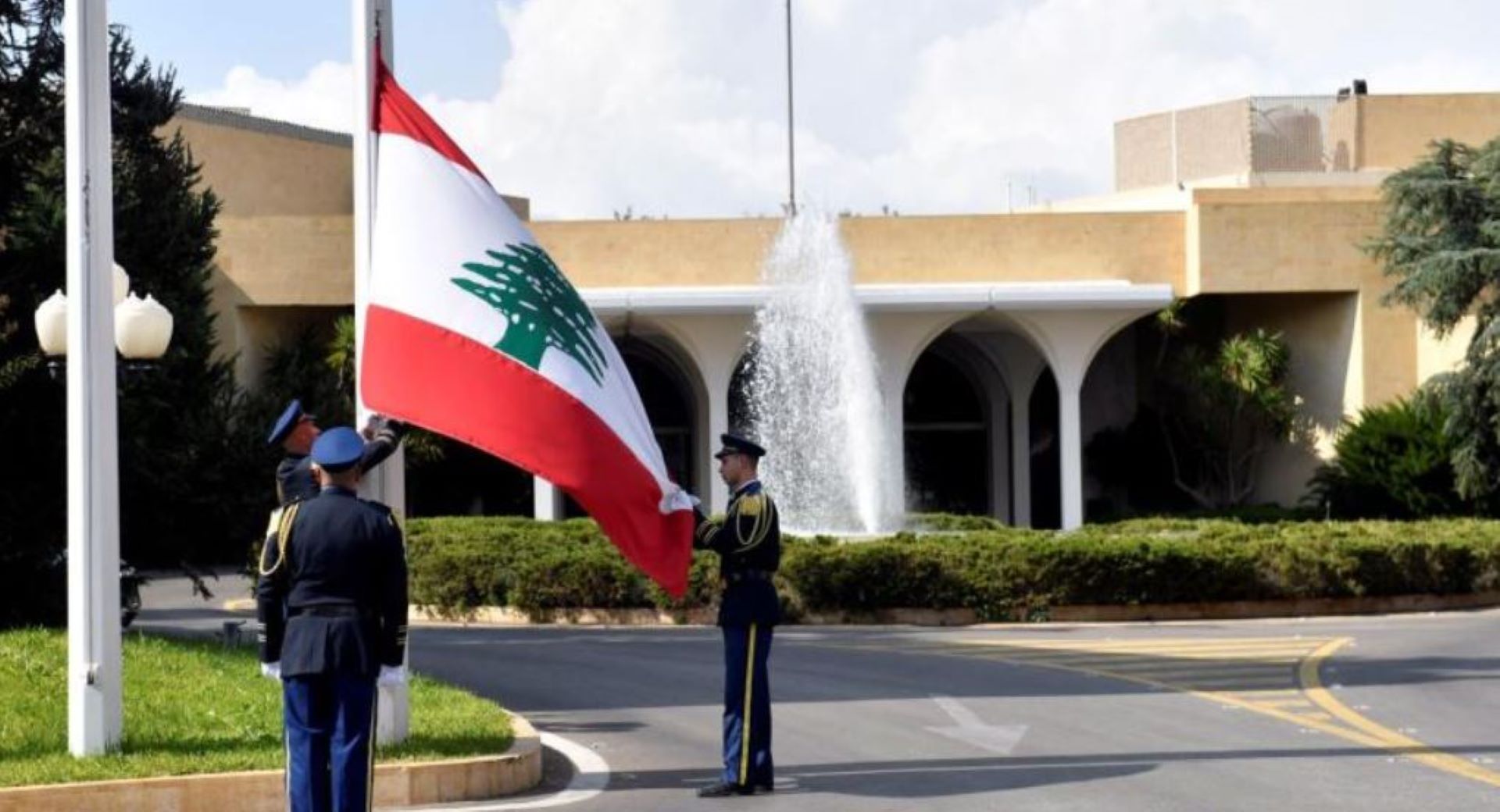 نصيحة ديبلوماسيين عرب وأجانب لمراجع لبنانية بضرورة المبادرة وتقديم تنازلات